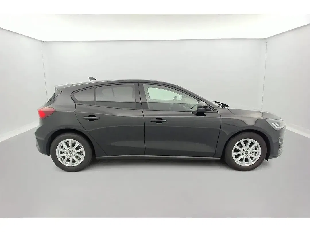 Ford Focus - Thumbnail 9