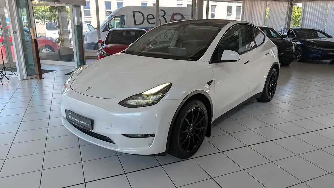 Tesla Model Y Long Range