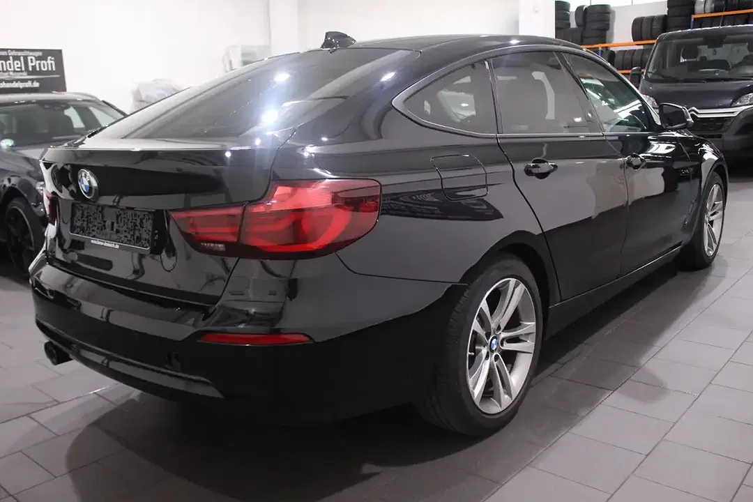 BMW 320 - Thumbnail 2