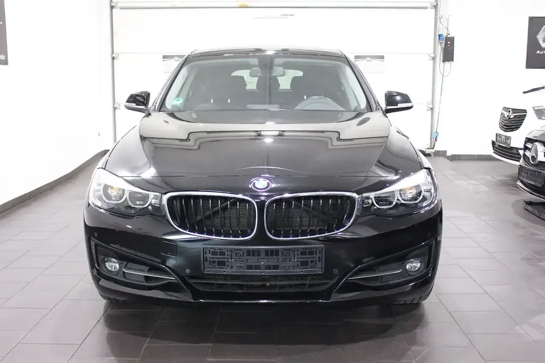 BMW 320 - Thumbnail 6