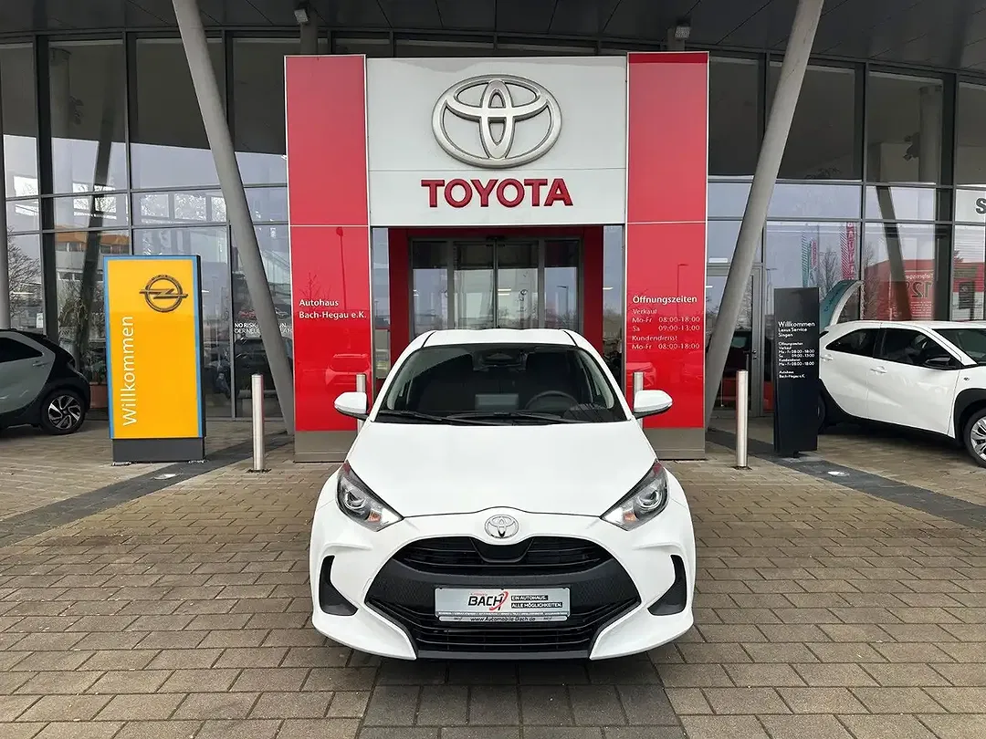Toyota Yaris - Thumbnail 5