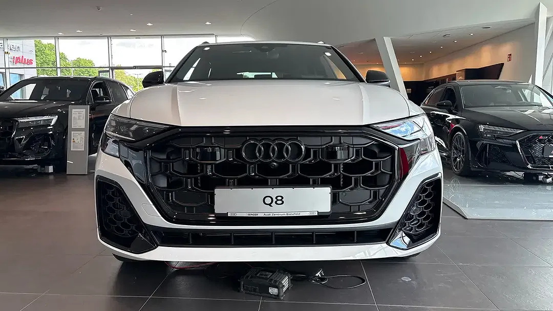 Audi Q8 - Thumbnail 4