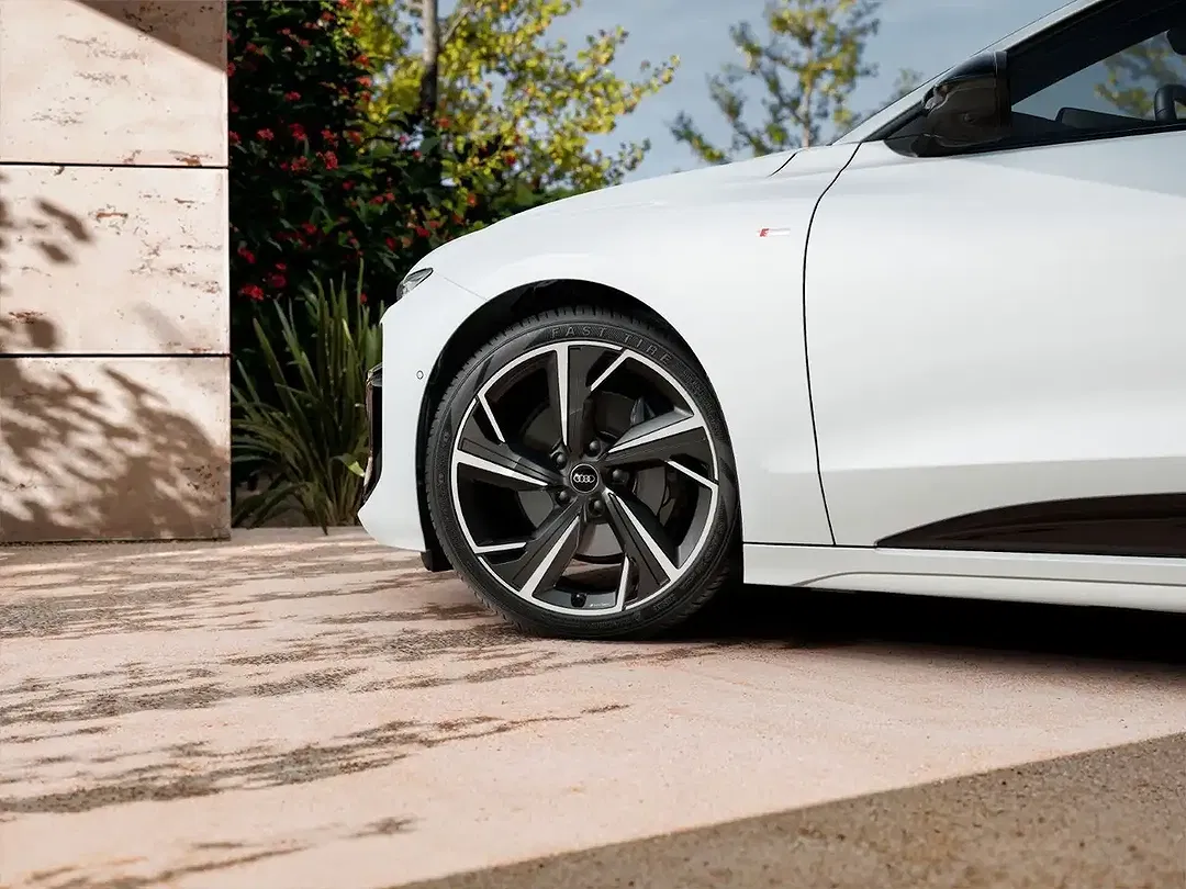 Audi A6 e-tron - Thumbnail 5
