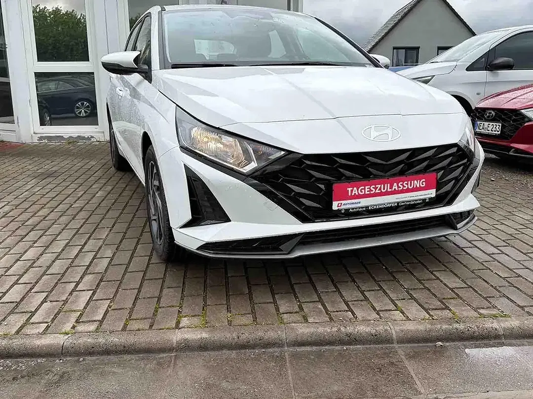 Hyundai i20 - Thumbnail 1