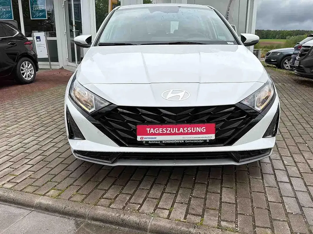 Hyundai i20 - Thumbnail 2