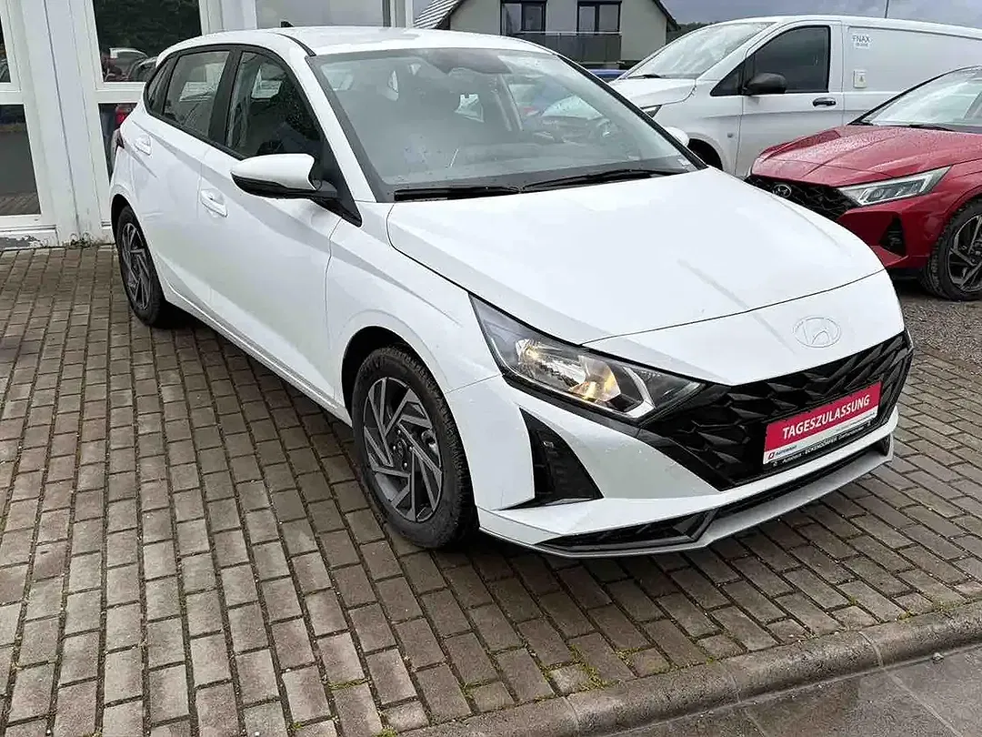 Hyundai i20 - Thumbnail 3
