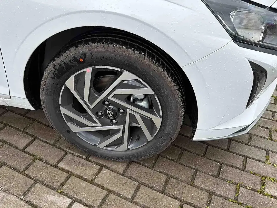 Hyundai i20 - Thumbnail 4