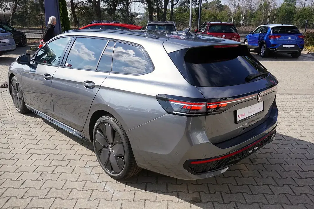 Volkswagen Passat Variant - Thumbnail 10