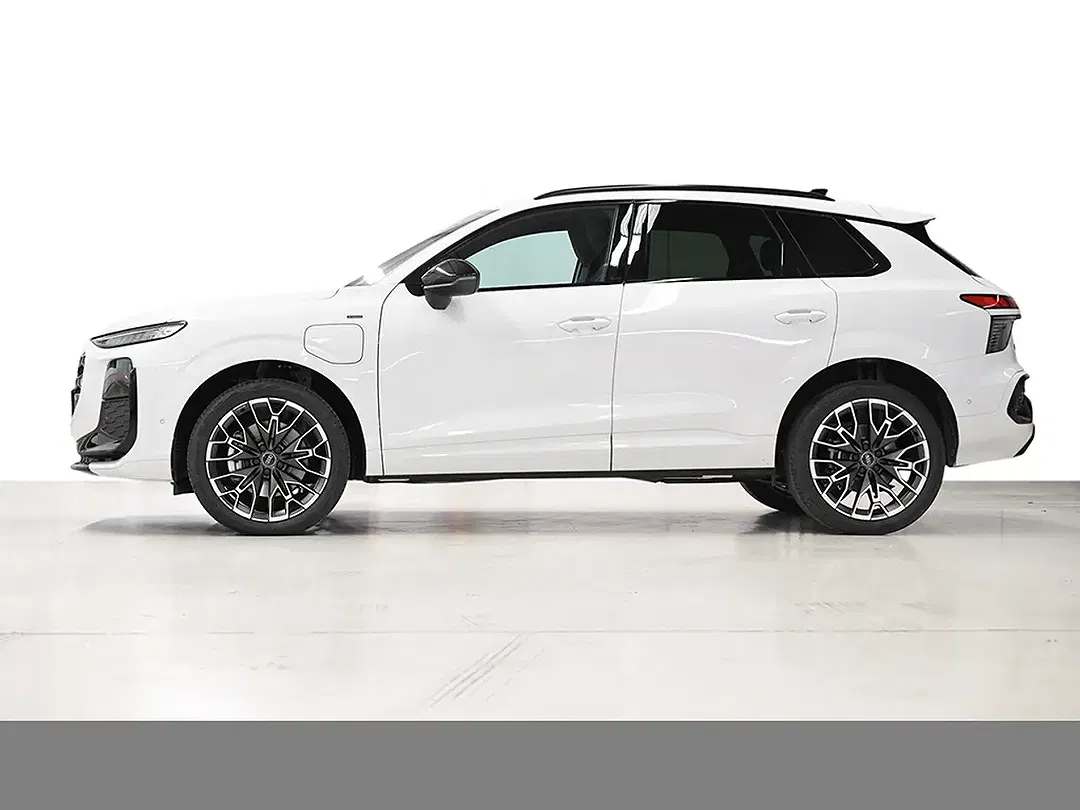 Audi Q3 - Thumbnail 3
