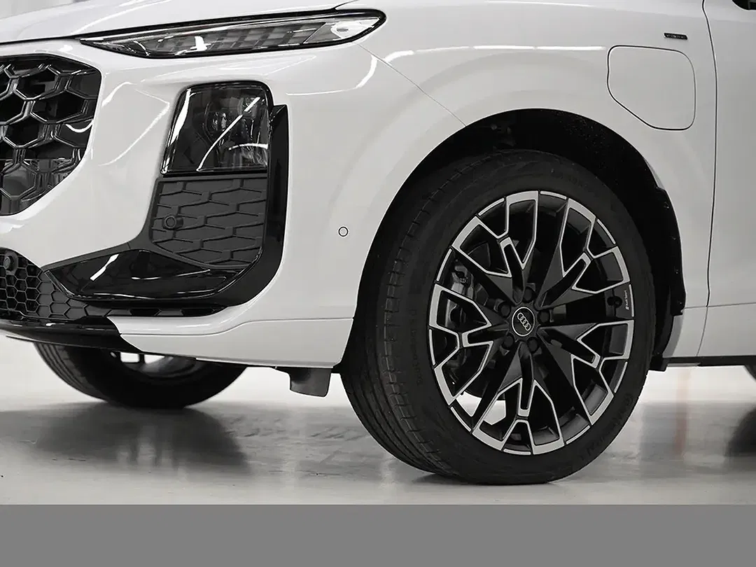 Audi Q3 - Thumbnail 5