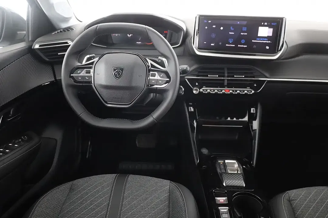 Peugeot 208 - Thumbnail 9