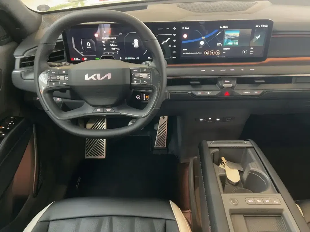 Kia EV9 - Thumbnail 10