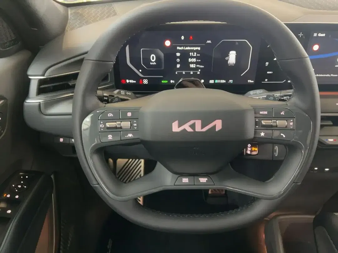 Kia EV9 - Thumbnail 11