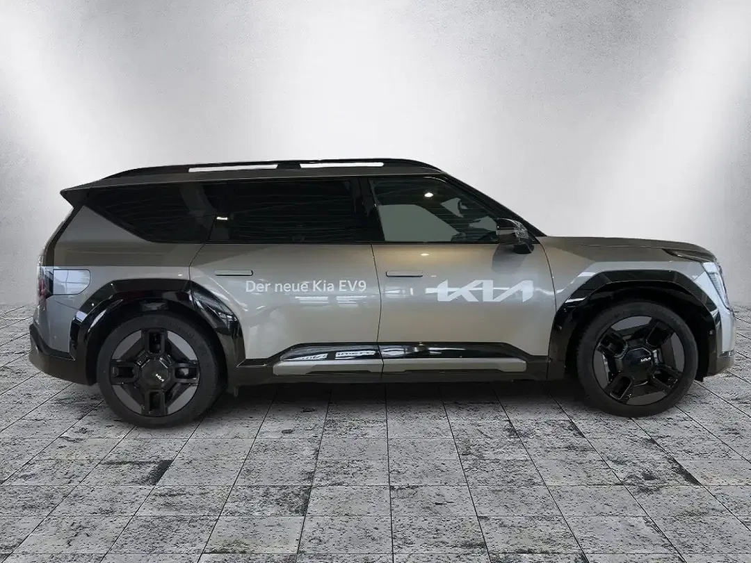 Kia EV9 - Thumbnail 5