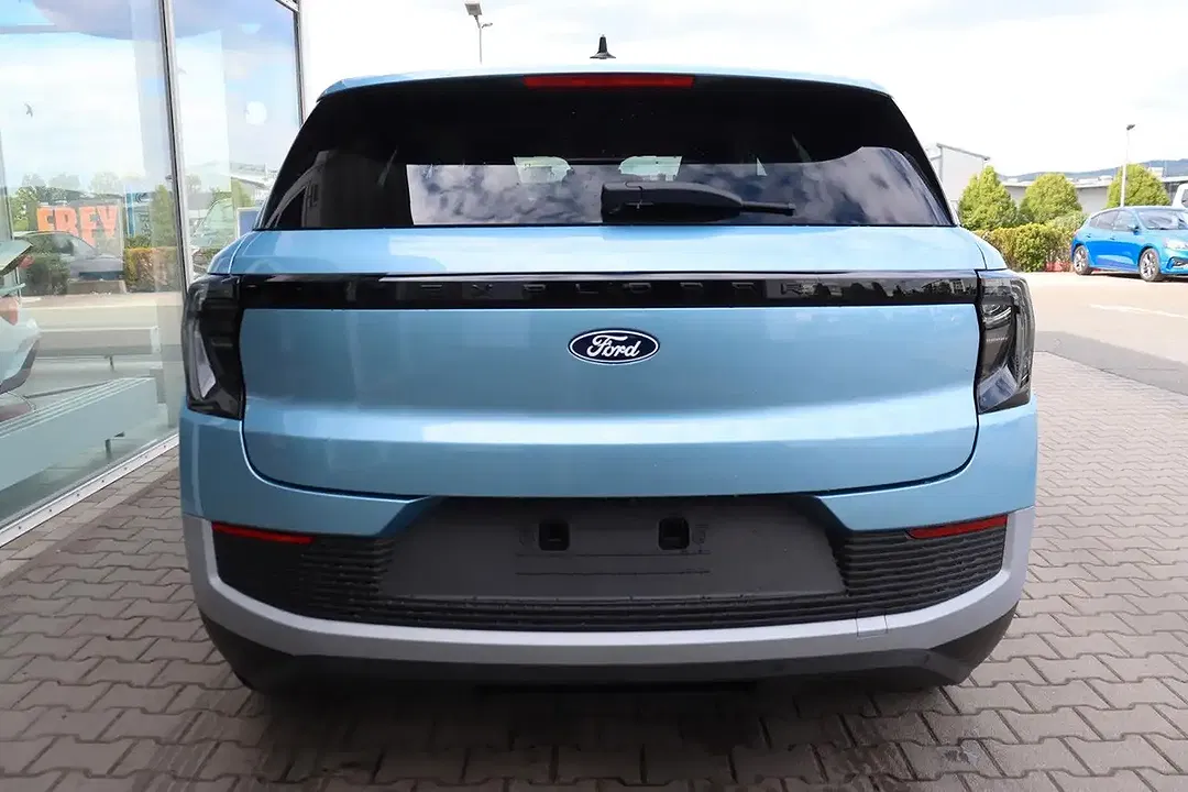 Ford Explorer - Thumbnail 7