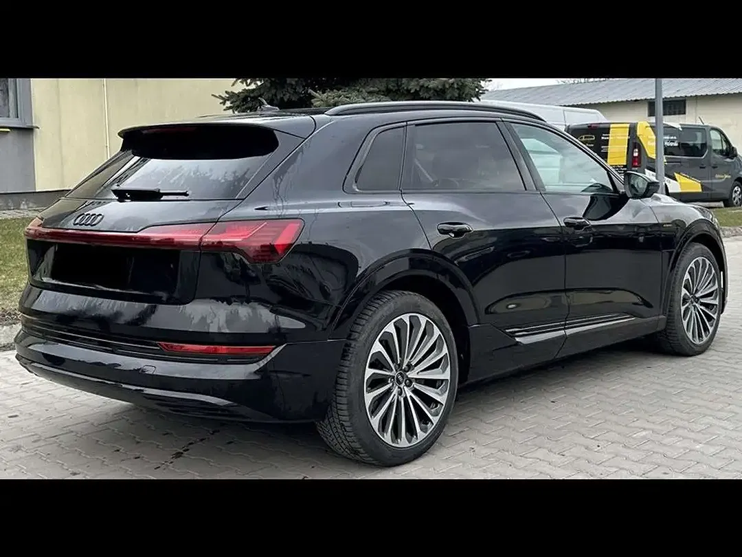 Audi e-tron - Thumbnail 6