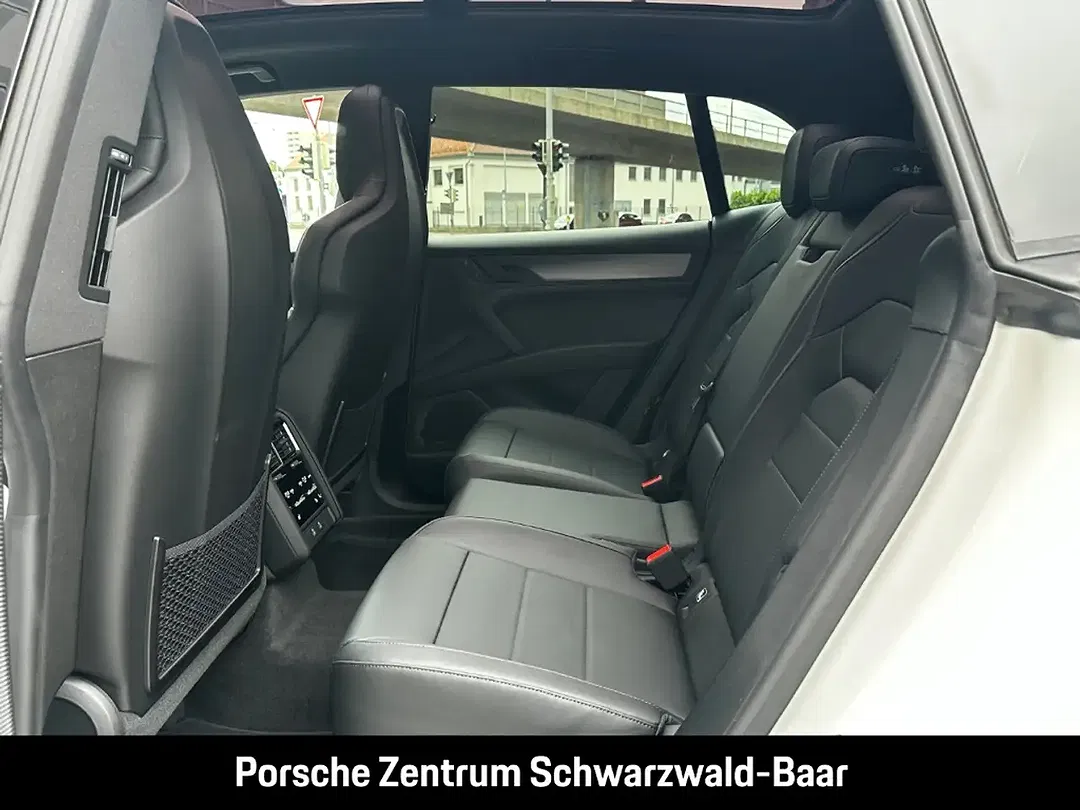 Porsche Cayenne - Thumbnail 12