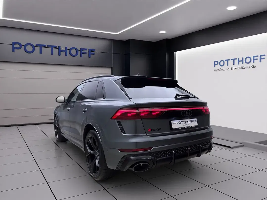 Audi RS Q8 - Thumbnail 3