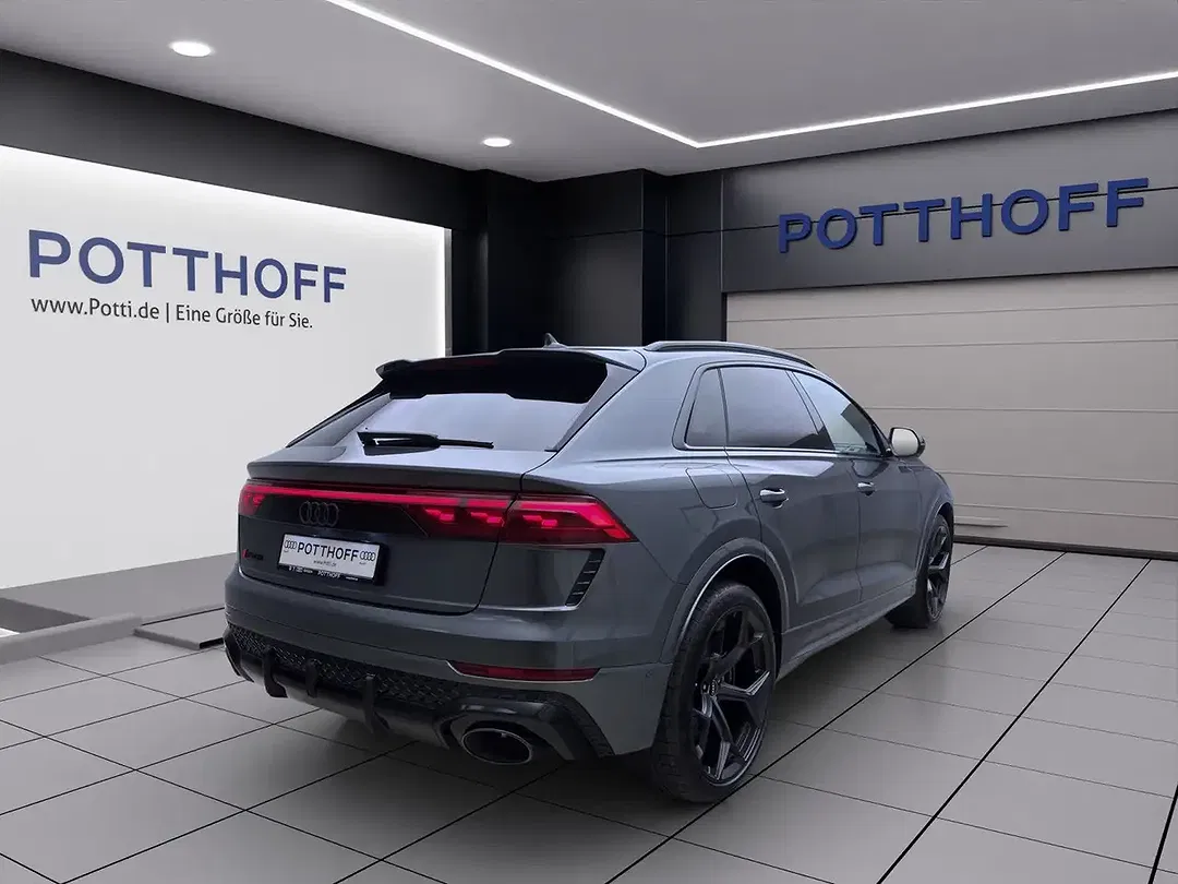 Audi RS Q8 - Thumbnail 6