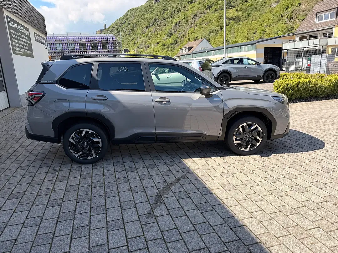 Subaru Forester - Thumbnail 11