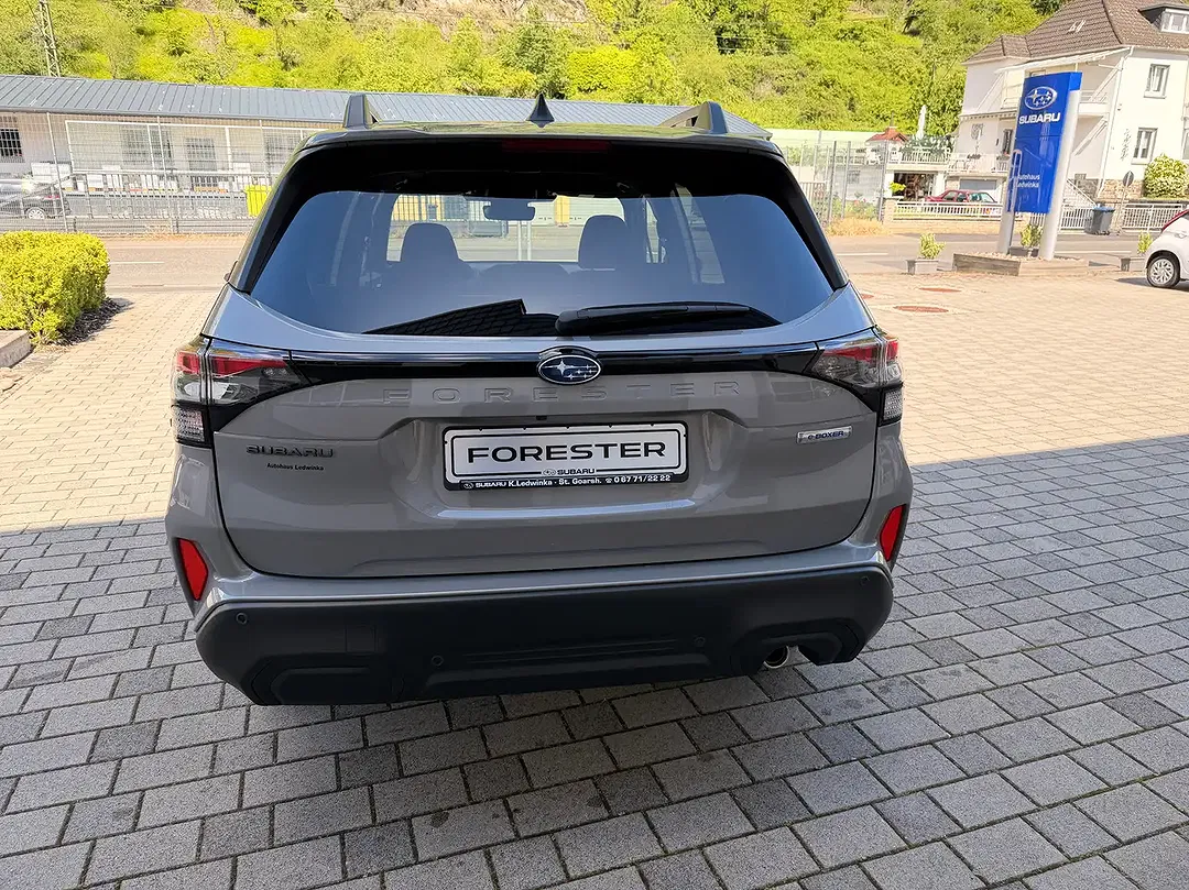 Subaru Forester - Thumbnail 9