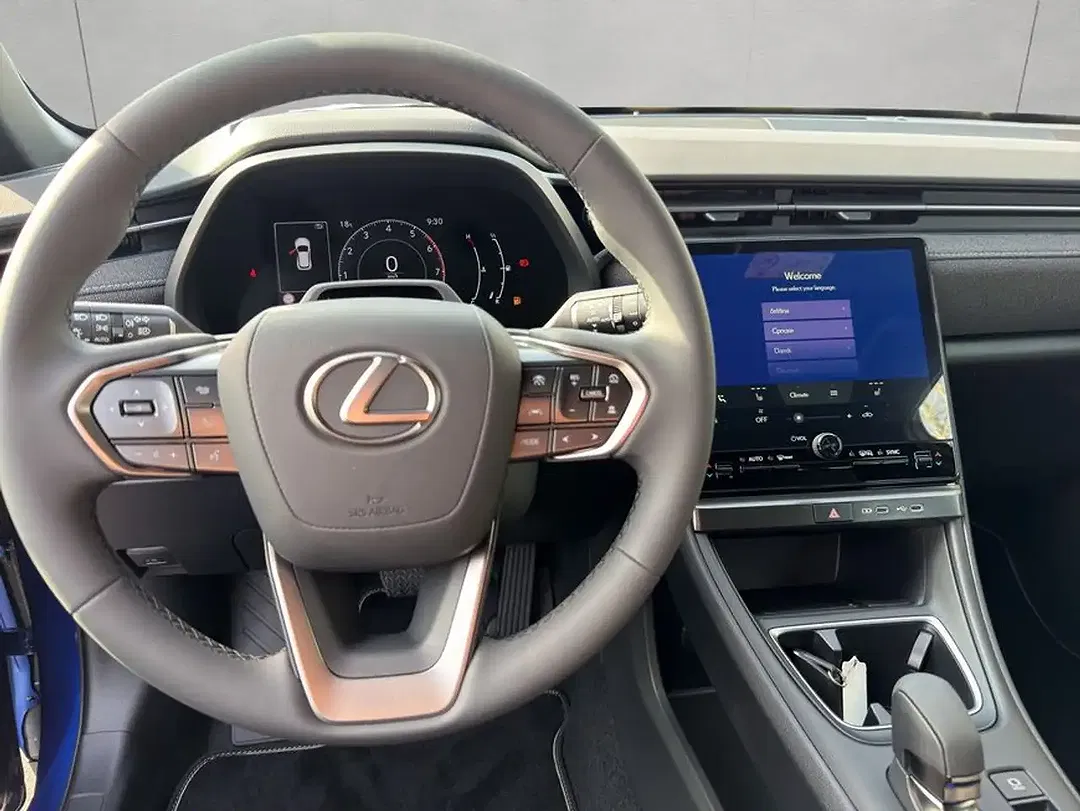 Lexus LBX - Thumbnail 13