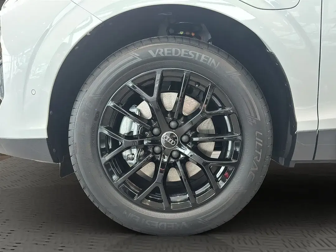 Audi Q3 - Thumbnail 8