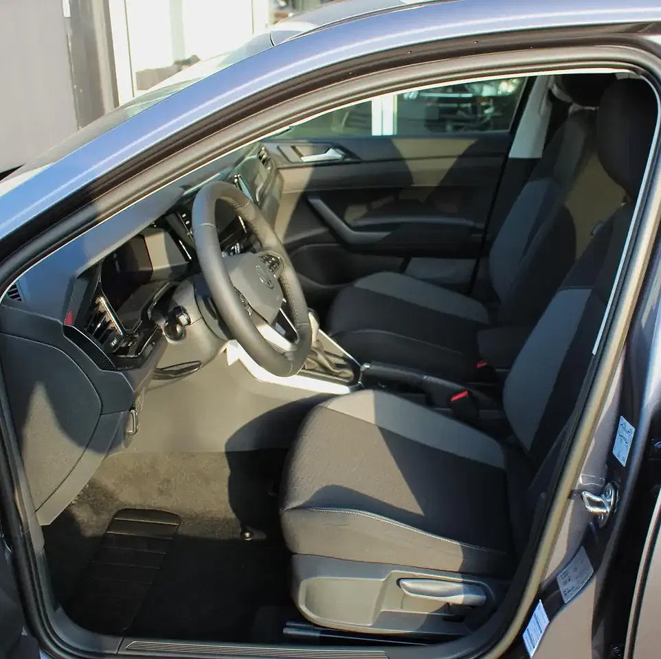 Volkswagen Polo - Thumbnail 8