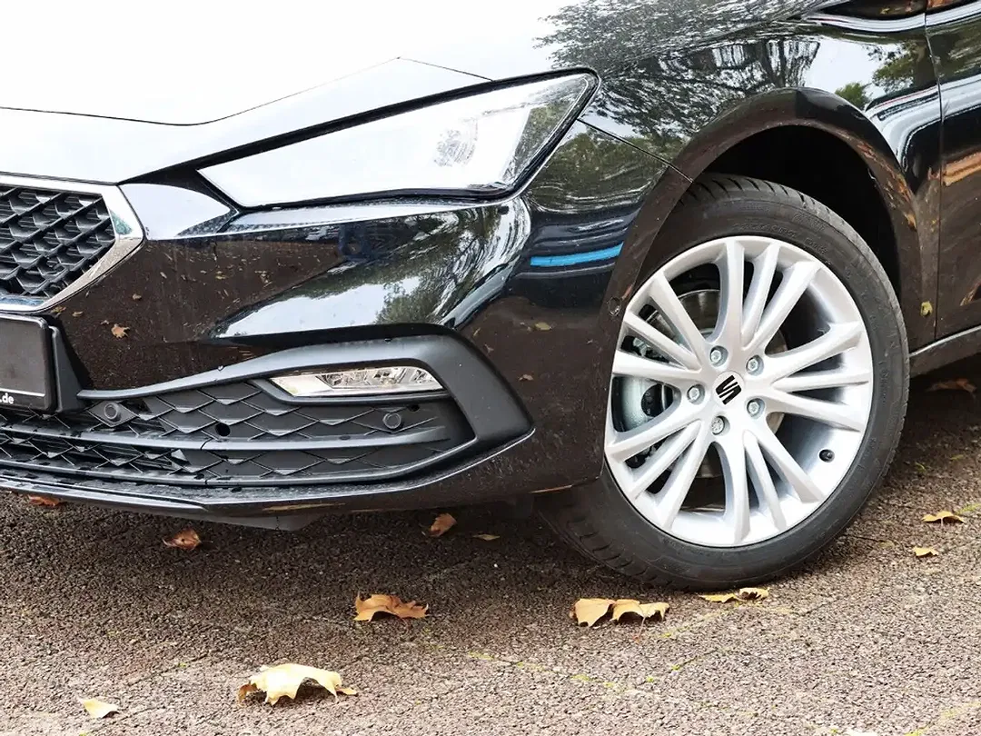 SEAT Leon - Thumbnail 3
