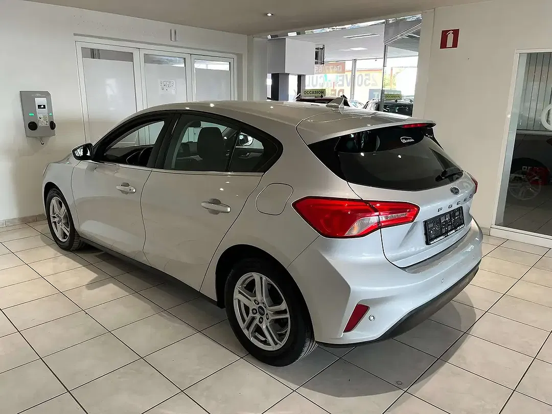 Ford Focus - Thumbnail 7