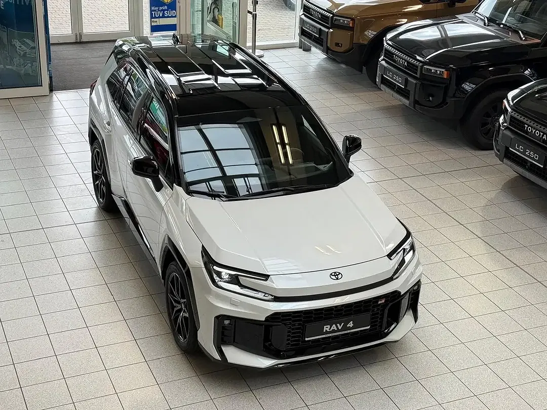 Toyota RAV 4 - Thumbnail 1