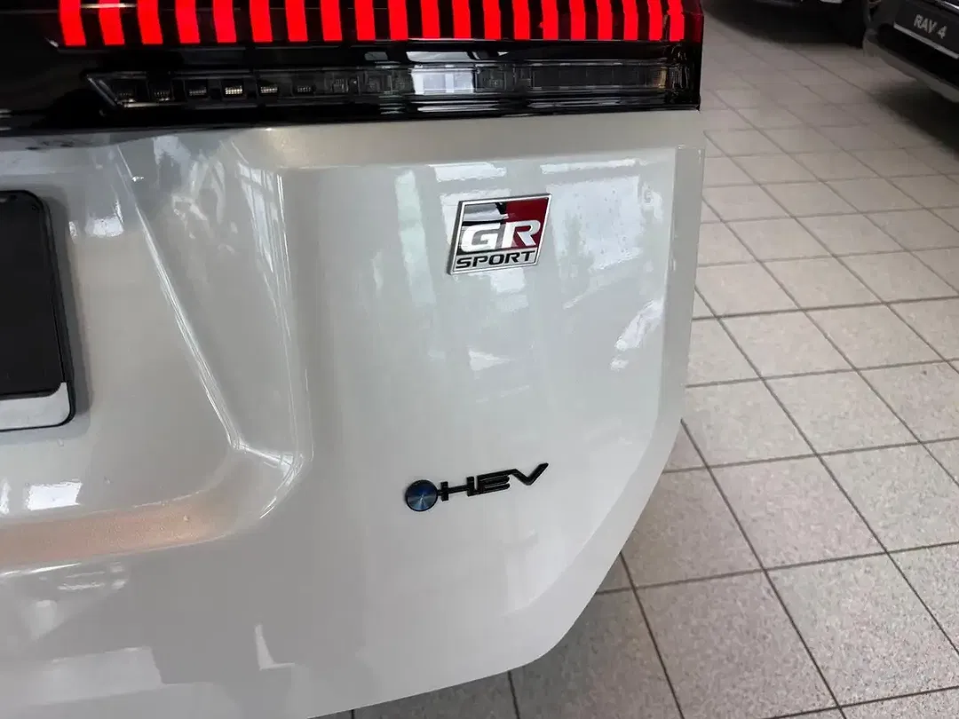Toyota RAV 4 - Thumbnail 12
