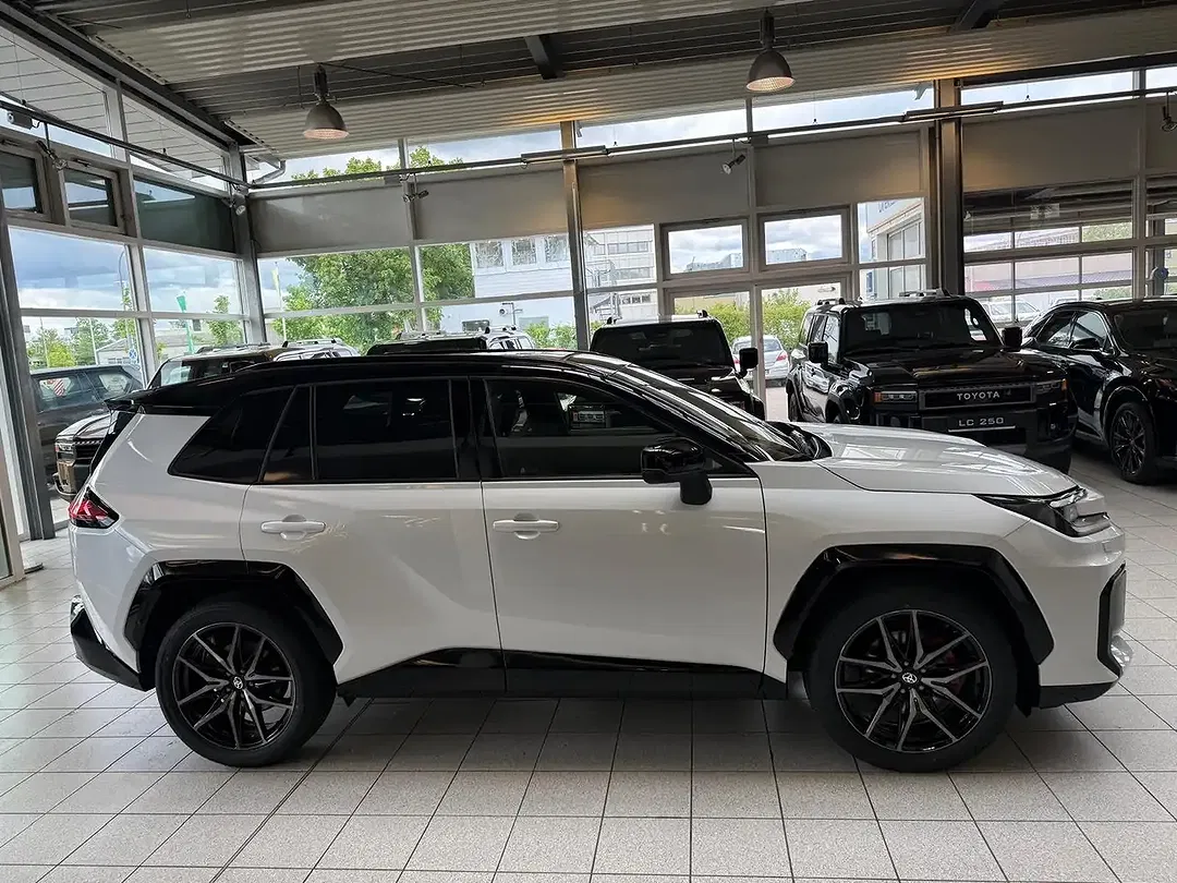 Toyota RAV 4 - Thumbnail 13