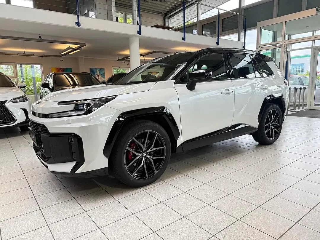 Toyota RAV 4 - Thumbnail 3