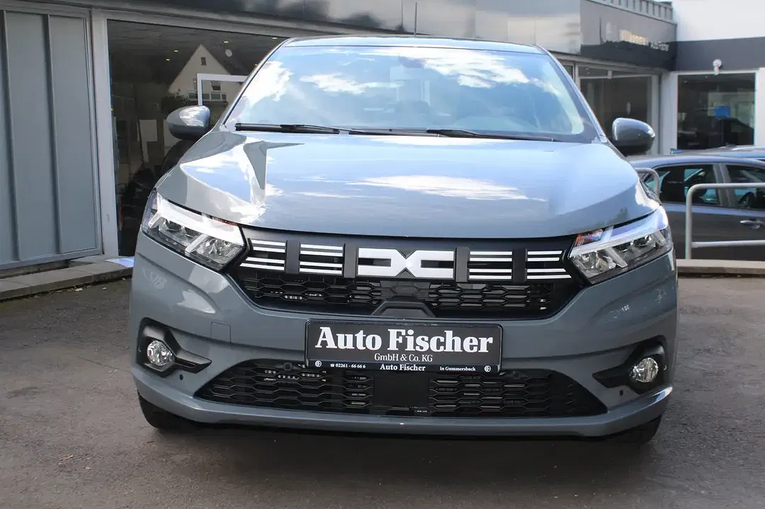 Dacia Sandero - Thumbnail 1