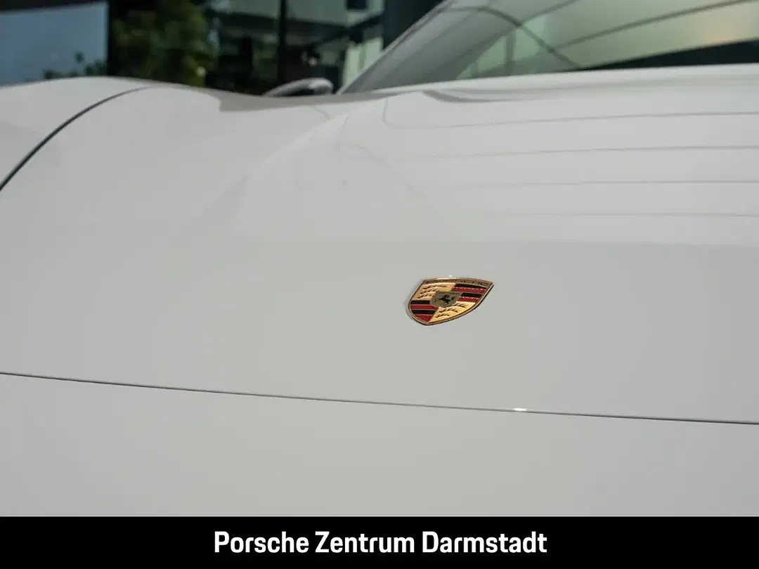 Porsche Taycan - Thumbnail 11