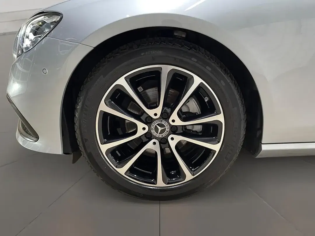 Mercedes-Benz E 200 - Thumbnail 6
