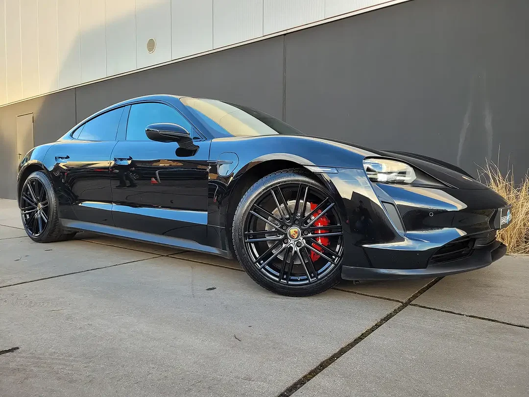 Porsche Taycan - Afbeelding 1