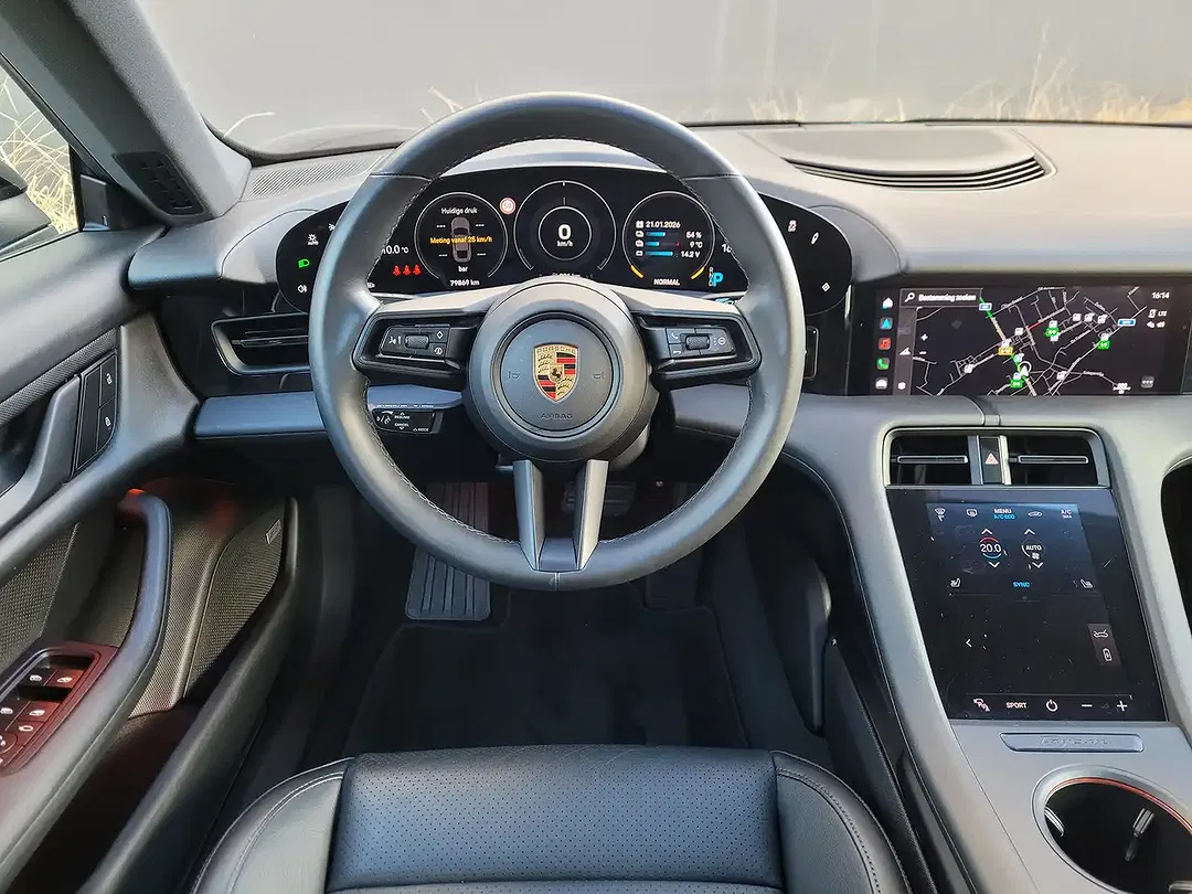 Porsche Taycan - Thumbnail 16