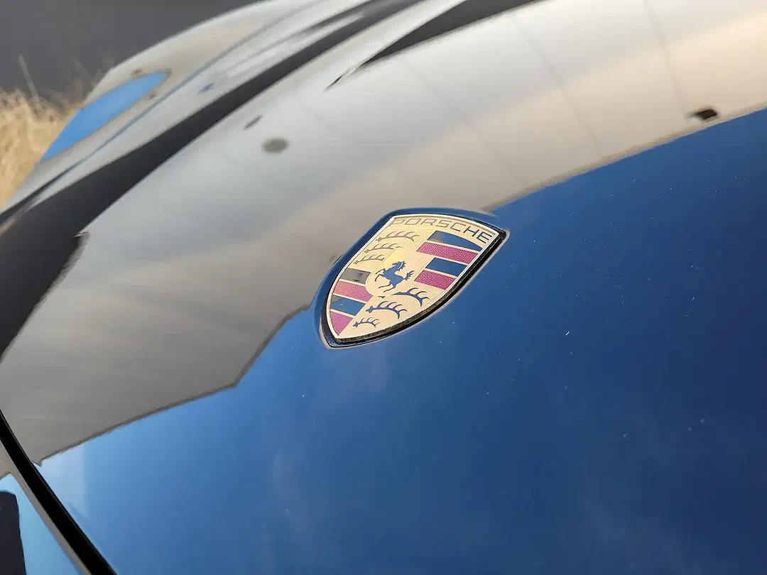 Porsche Taycan - Thumbnail 34