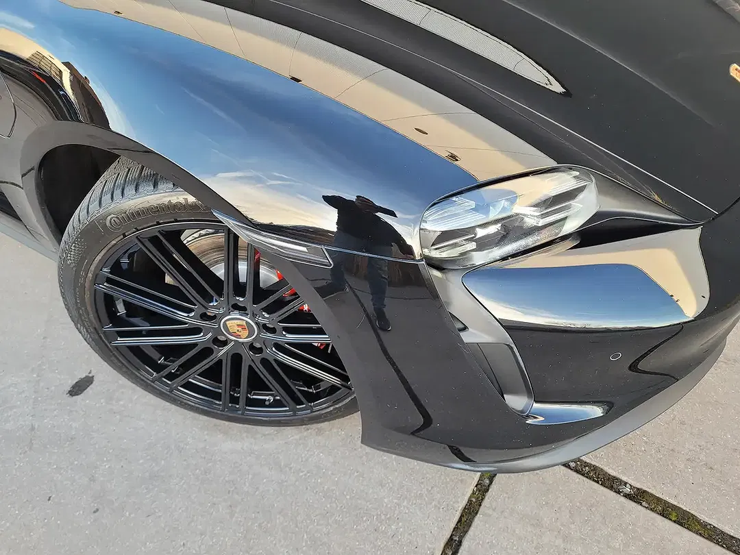 Porsche Taycan - Thumbnail 7