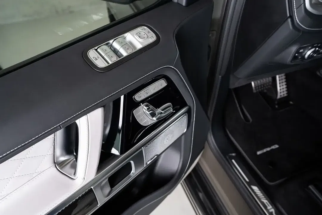 Mercedes-Benz G 63 AMG - Thumbnail 14