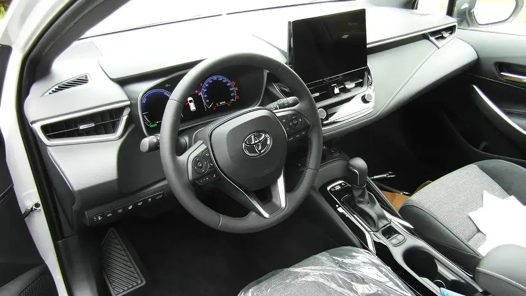 Toyota Corolla - Thumbnail 9