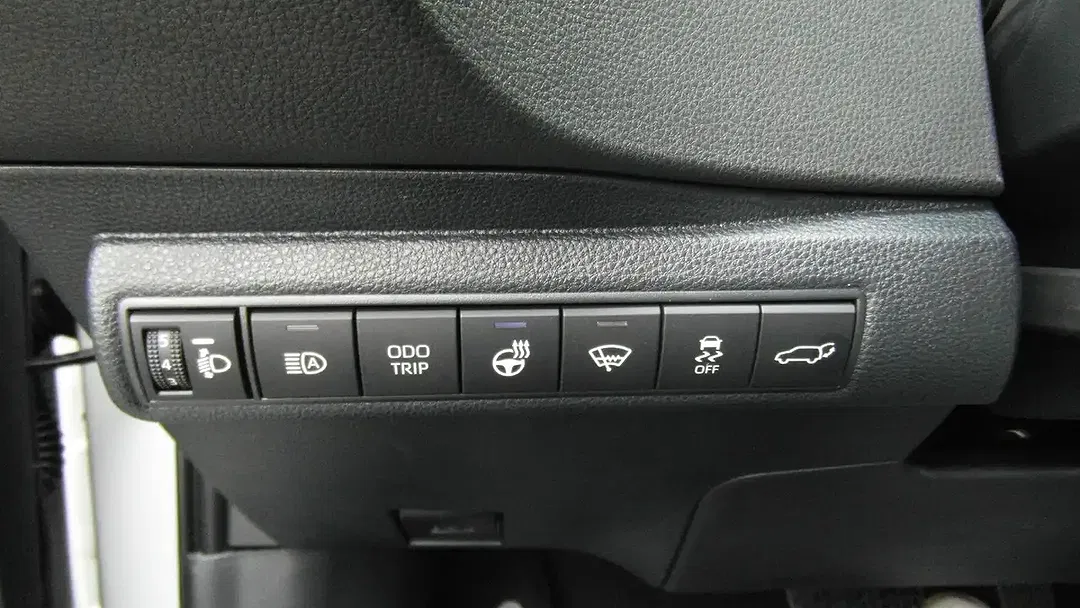 Toyota Corolla - Thumbnail 10