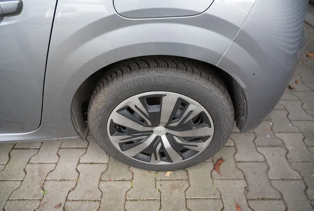 Peugeot 208 - Thumbnail 14