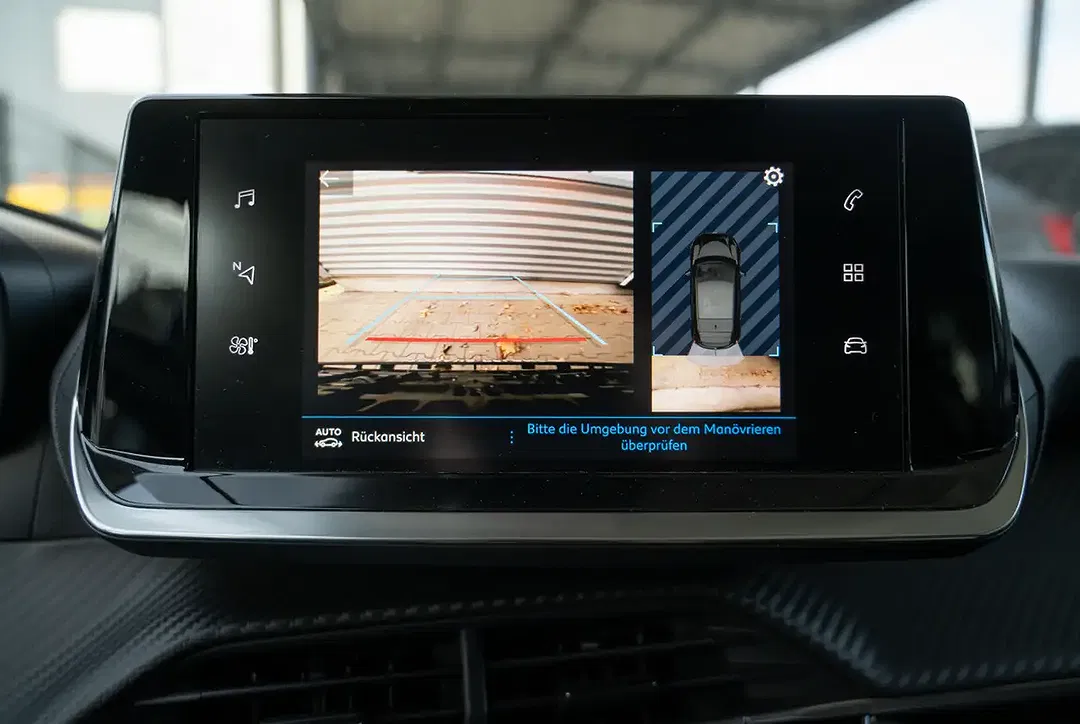 Peugeot 208 - Thumbnail 6