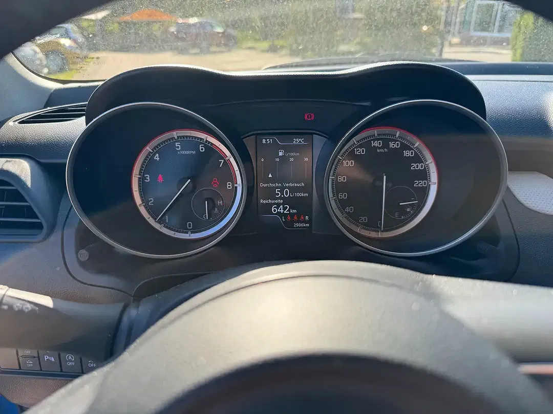 Suzuki Swift - Thumbnail 10