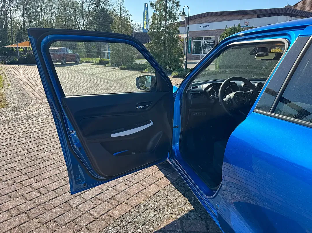 Suzuki Swift - Thumbnail 5