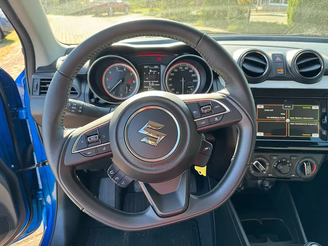 Suzuki Swift - Thumbnail 8