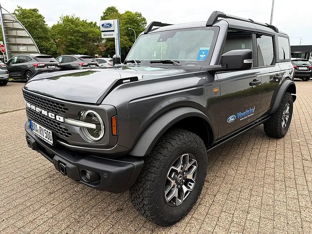 Ford Bronco - Thumbnail 6